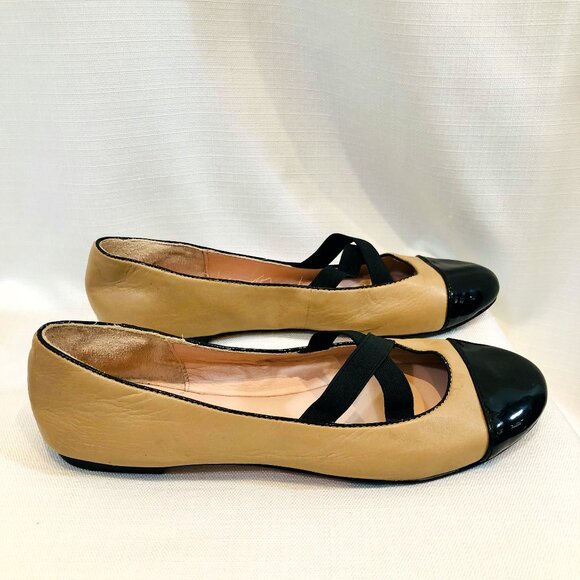 Taryn Rose Black and Beige Flat Shoes with Elastic Criss Cross Straps Size 11 - Picture 4 of 12